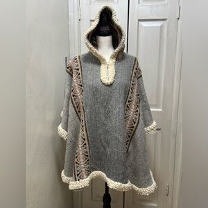 Milmarte Lama Wool Gray Hooded Boho Cottage Pull On Poncho